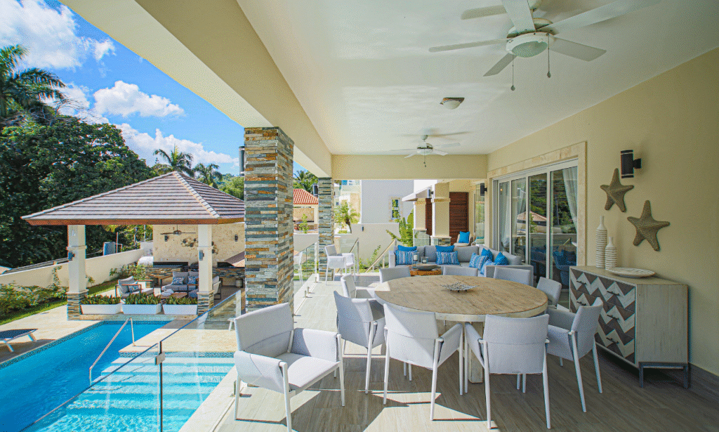 outdoor dining terrace